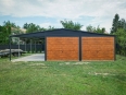 garaz-blaszany-z-wiata-9x6m-matowa-czern-dab-rustykalny-furtka-3.jpg